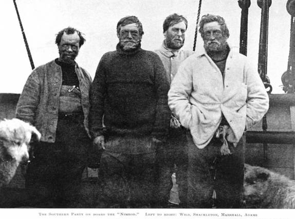 Shackleton e seus companheiros depois da tentativa de chegarem ao polo sul durante a expedição Nimrod. Eles chegaram a menos de 100 km do polo (foto da internet)
